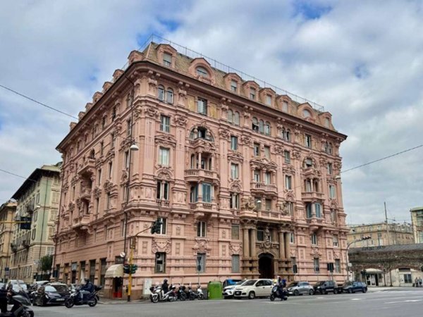 appartamento in vendita a Genova in zona Foce