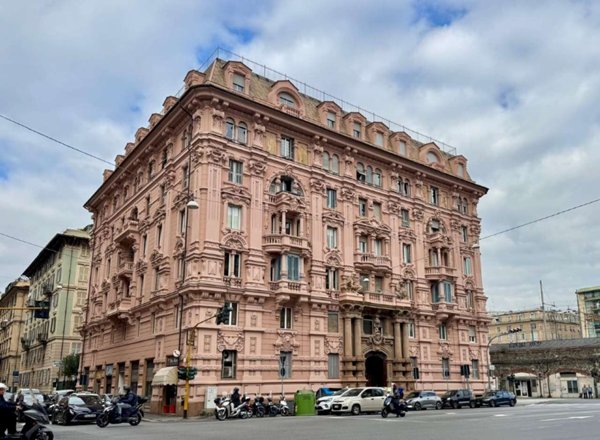 appartamento in vendita a Genova in zona Foce