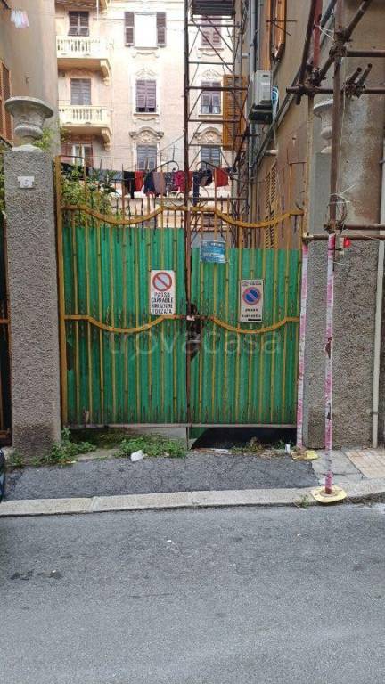 appartamento in vendita a Genova in zona Sestri Ponente