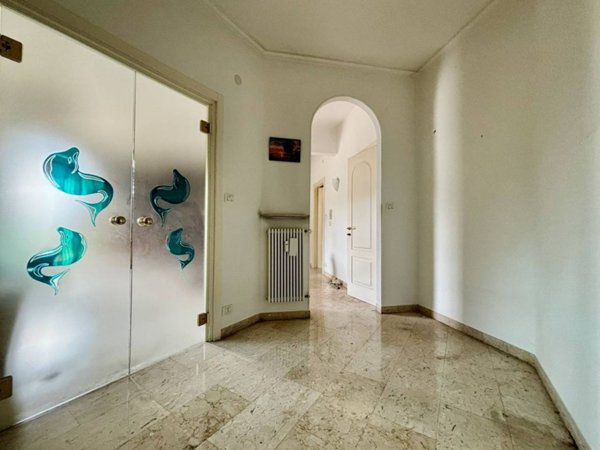 appartamento in vendita a Genova in zona Quarto dei Mille