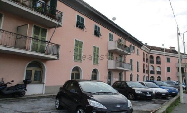 ufficio in vendita a Genova in zona Bolzaneto