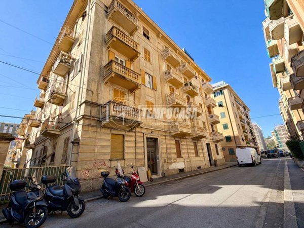 appartamento in vendita a Genova in zona Sestri Ponente
