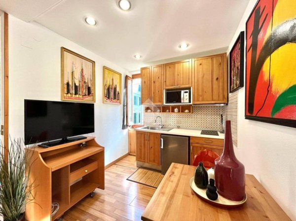 appartamento in vendita a Genova in zona Sottoripa / Maddalena / Molo