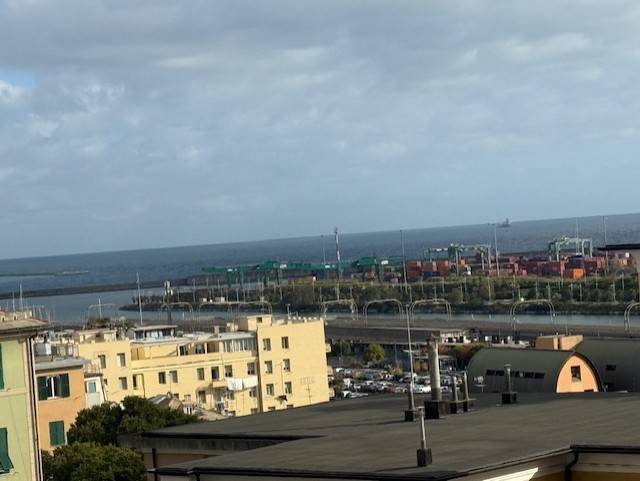 appartamento in vendita a Genova in zona Palmaro / Pra'