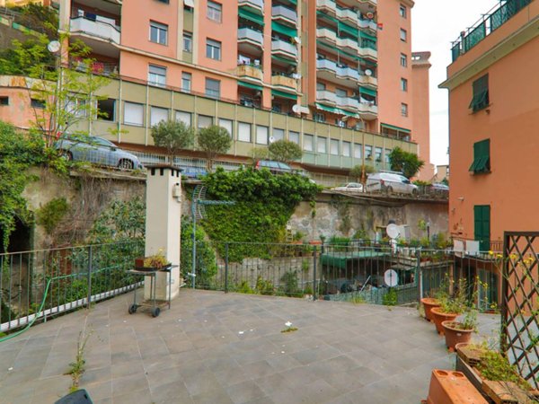 appartamento in vendita a Genova in zona Quezzi