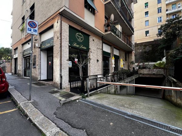 negozio in vendita a Genova in zona San Martino