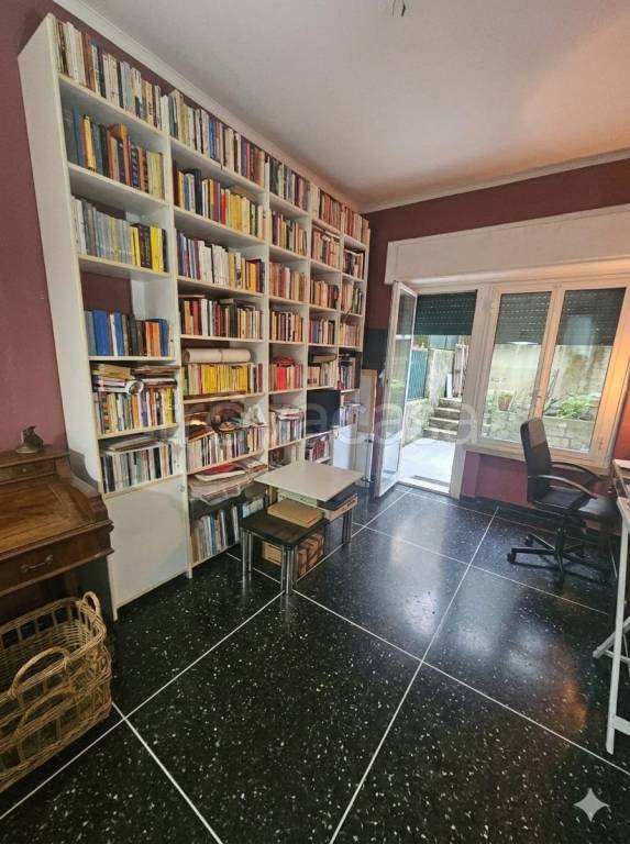 appartamento in vendita a Genova in zona Marassi