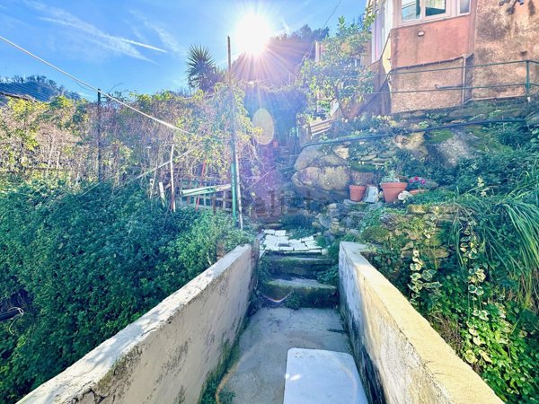 appartamento in vendita a Genova in zona Voltri