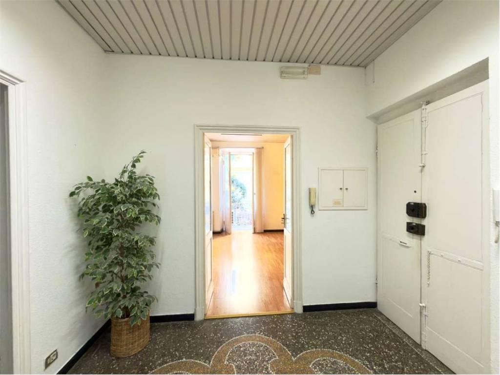 appartamento in vendita a Genova in zona Foce