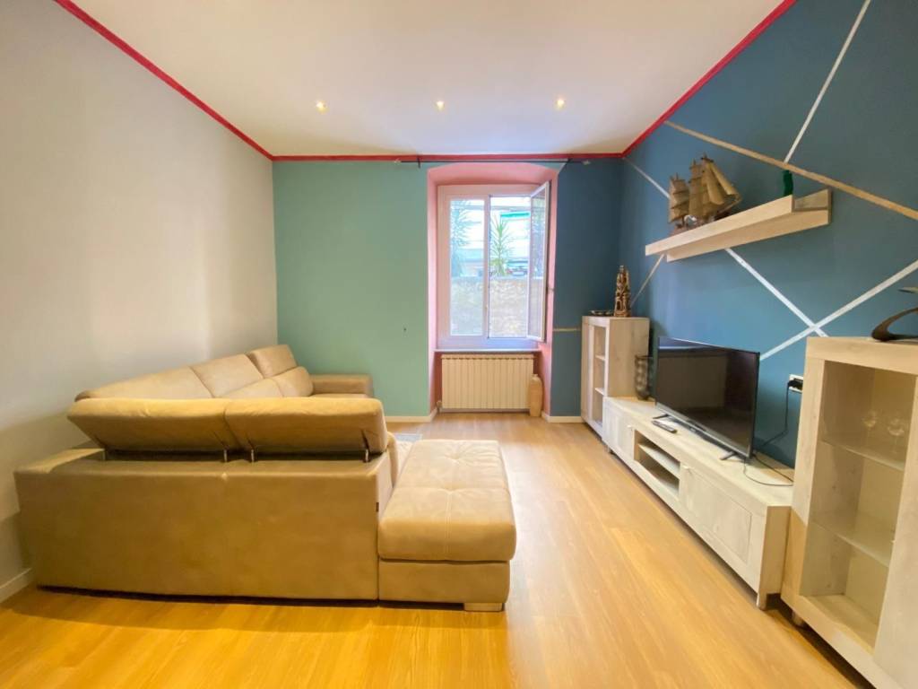 appartamento in vendita a Genova in zona Sestri Ponente