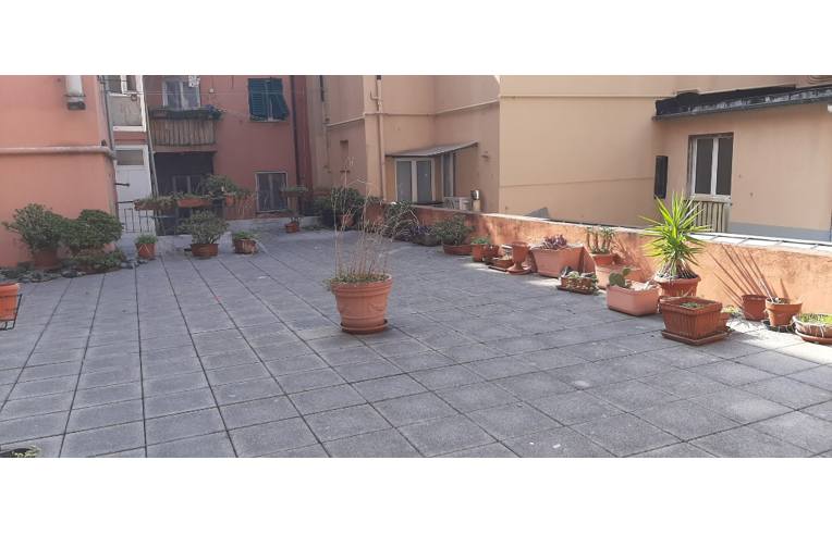 appartamento in vendita a Genova in zona Sestri Ponente