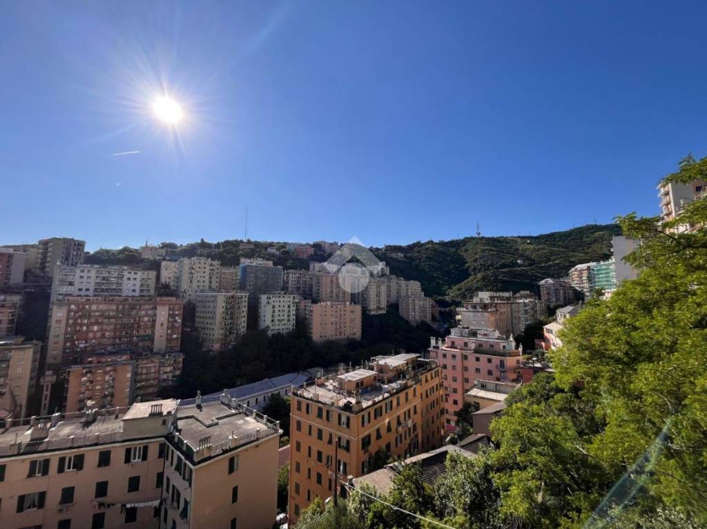 appartamento in vendita a Genova in zona Oregina