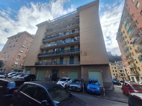 appartamento in vendita a Genova in zona Bolzaneto