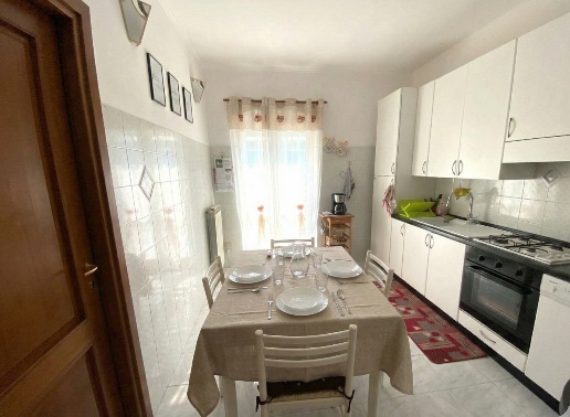 appartamento in vendita a Genova in zona Rivarolo