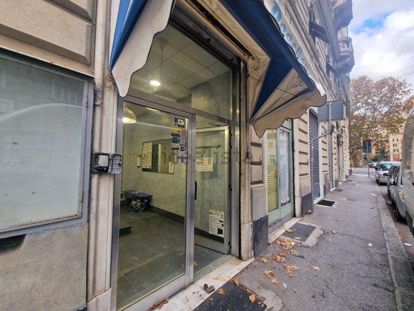 negozio in vendita a Genova in zona Foce