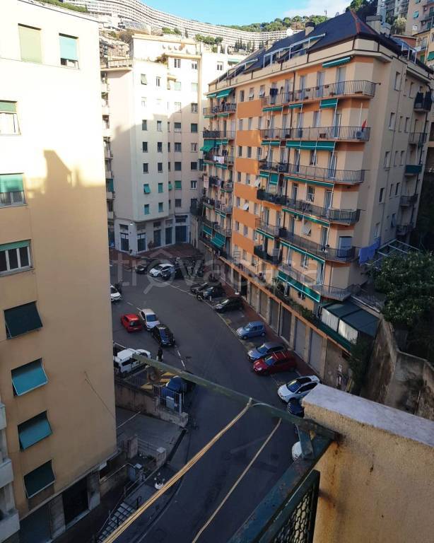 appartamento in vendita a Genova in zona Marassi