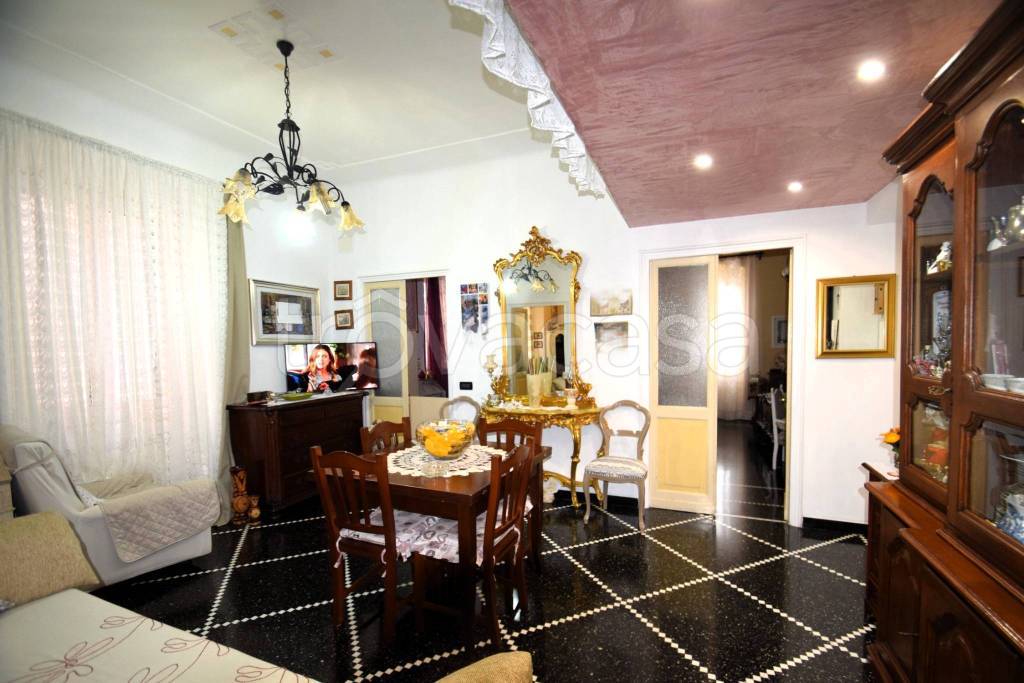 appartamento in vendita a Genova in zona Palmaro / Pra'