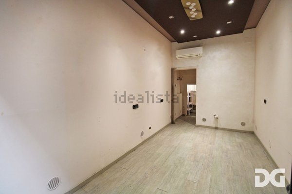 locale commerciale in vendita a Genova in zona Sottoripa / Maddalena / Molo