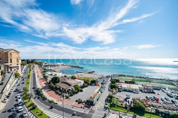 appartamento in vendita a Genova in zona Foce