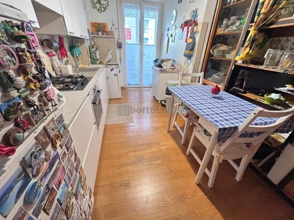 appartamento in vendita a Genova in zona Foce