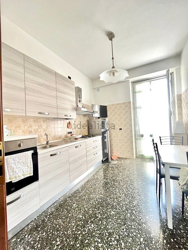 appartamento in vendita a Genova in zona Sestri Ponente