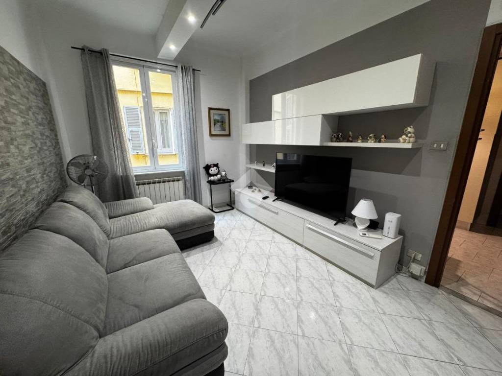 appartamento in vendita a Genova in zona Sampierdarena