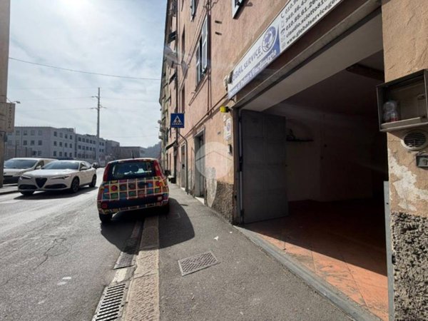negozio in vendita a Genova in zona Borzoli