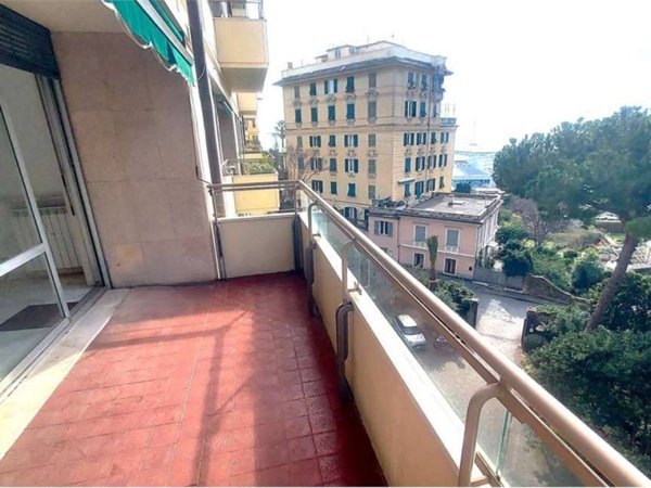 appartamento in vendita a Genova in zona Carignano