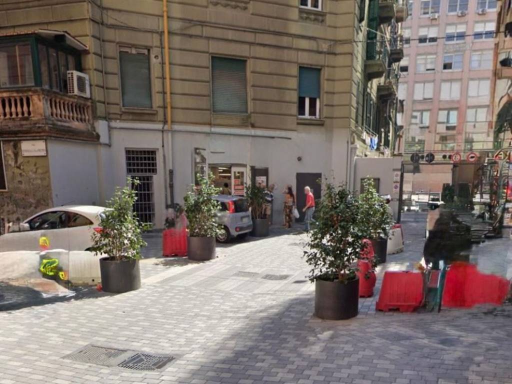 locale commerciale in vendita a Genova in zona Cornigliano