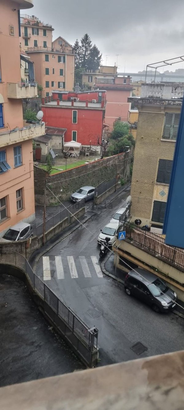 appartamento in vendita a Genova in zona Certosa