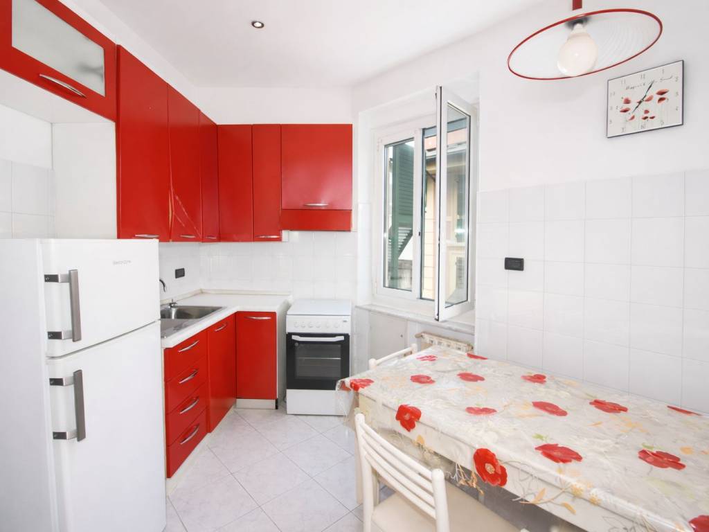 appartamento in vendita a Genova in zona Sestri Ponente