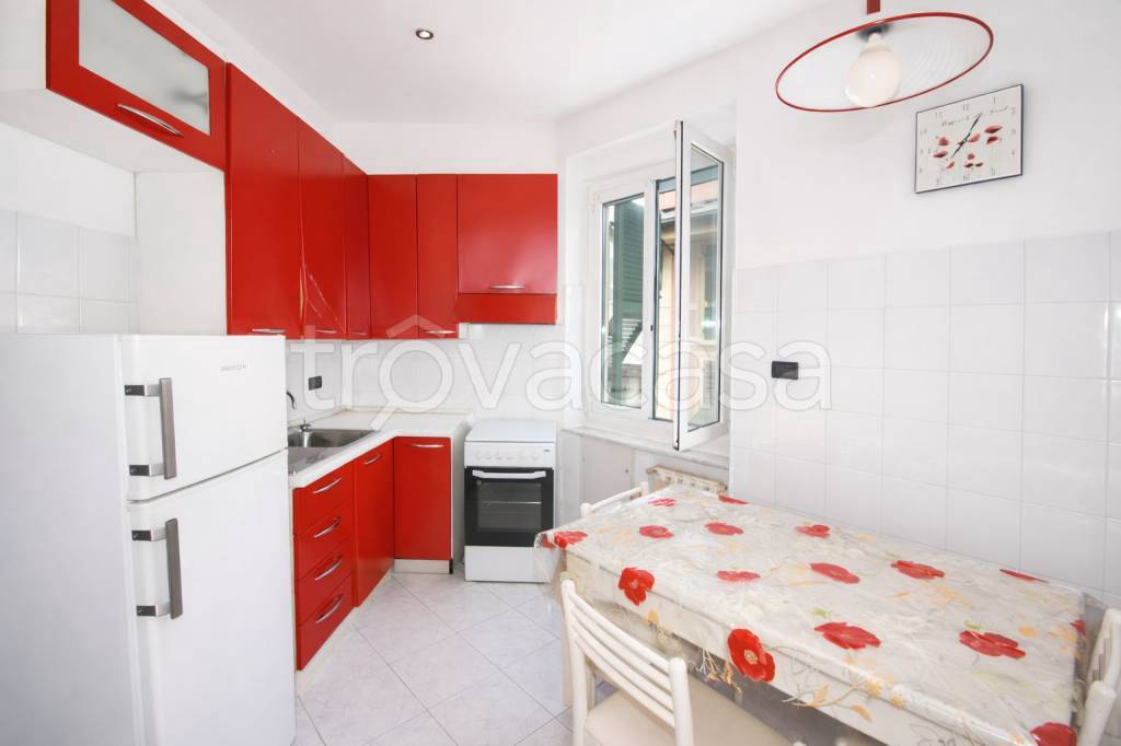 appartamento in vendita a Genova in zona Sestri Ponente