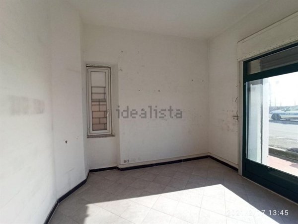 negozio in vendita a Genova in zona Pegli