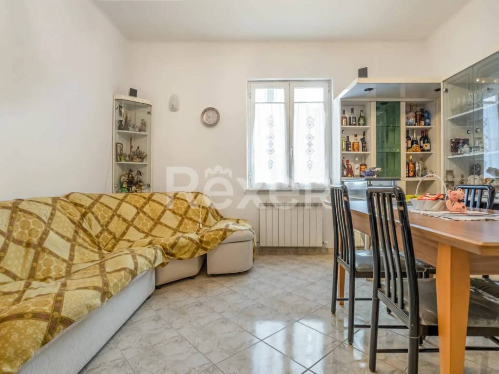 appartamento in vendita a Genova in zona Rivarolo