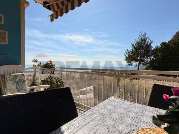 appartamento in vendita a Genova in zona Voltri