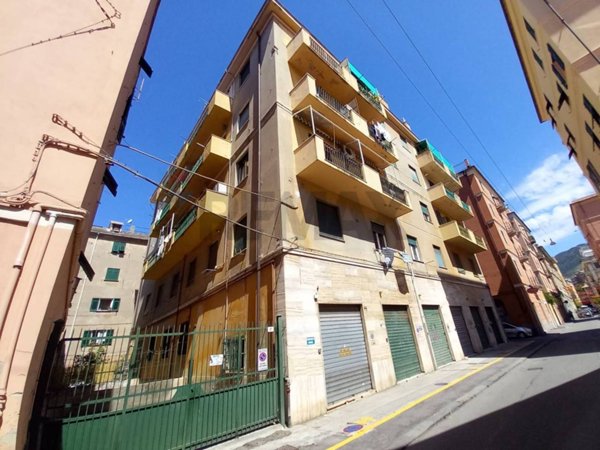appartamento in vendita a Genova in zona Sestri Ponente