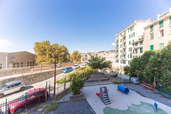 appartamento in vendita a Genova in zona Sottoripa / Maddalena / Molo