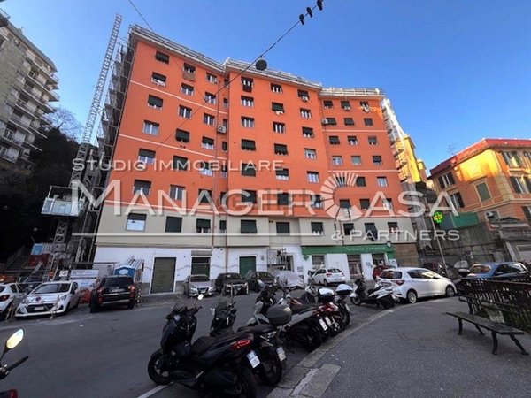 appartamento in vendita a Genova in zona Staglieno
