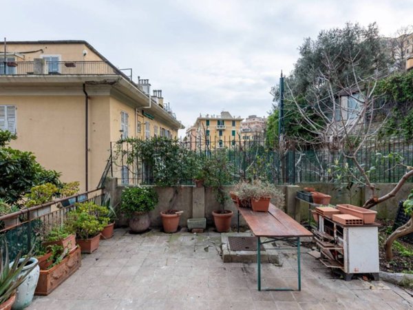 appartamento in vendita a Genova in zona Lagaccio / Granarolo