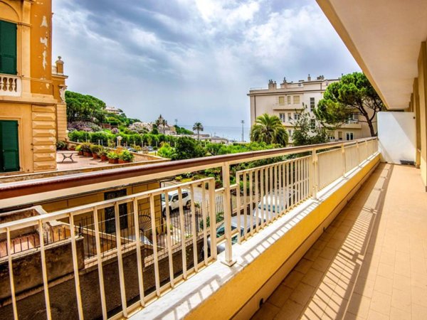 appartamento in vendita a Genova in zona Sturla