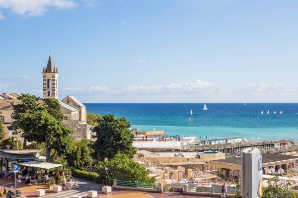 appartamento in vendita a Genova in zona Sturla