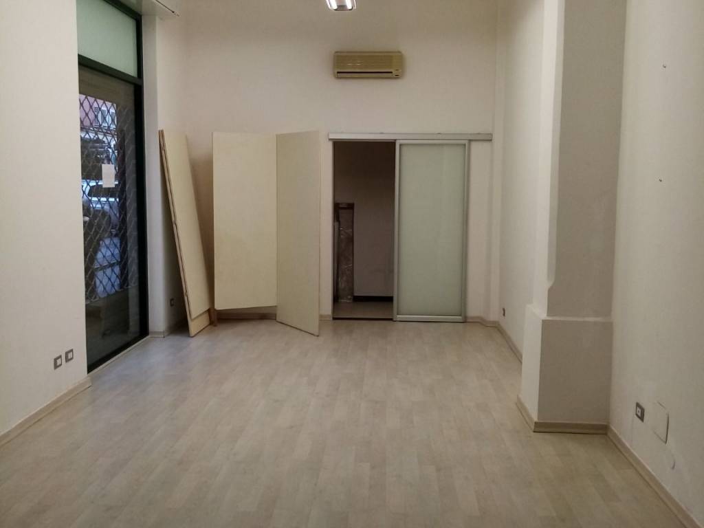 negozio in vendita a Genova in zona Sestri Ponente