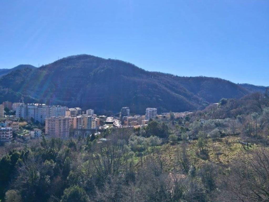 appartamento in vendita a Genova in zona Molassana