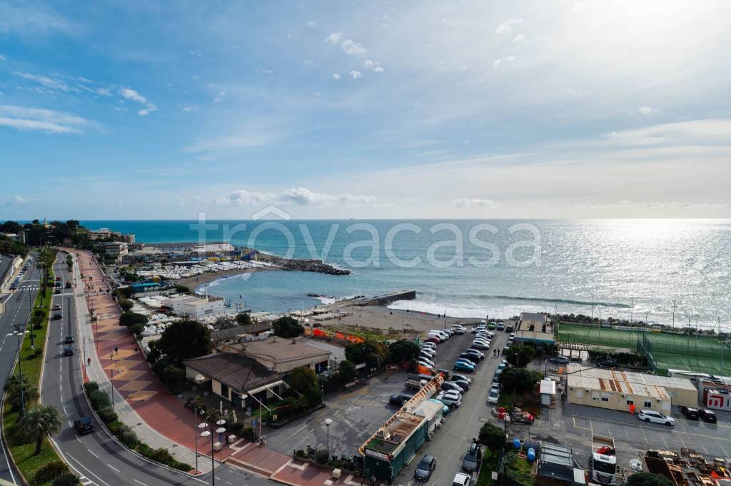 appartamento in vendita a Genova in zona Foce