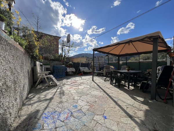 appartamento in vendita a Genova in zona Bolzaneto
