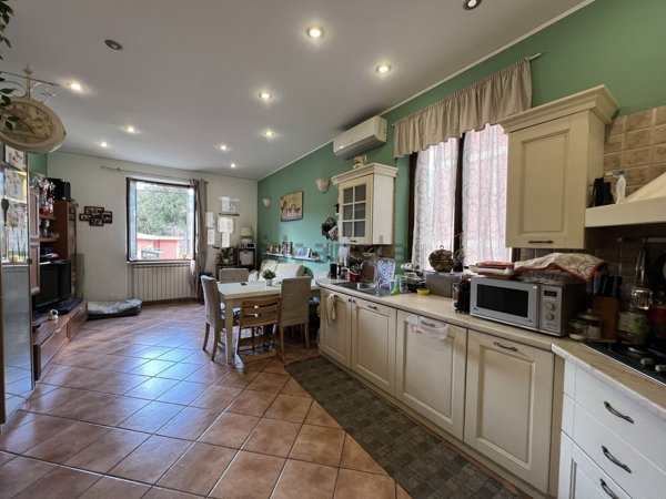 appartamento in vendita a Genova in zona Bolzaneto