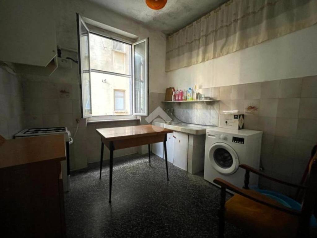 appartamento in vendita a Genova in zona Staglieno