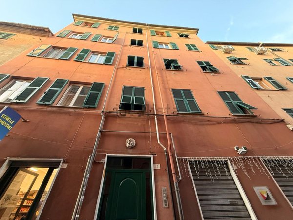 appartamento in vendita a Genova in zona Sestri Ponente