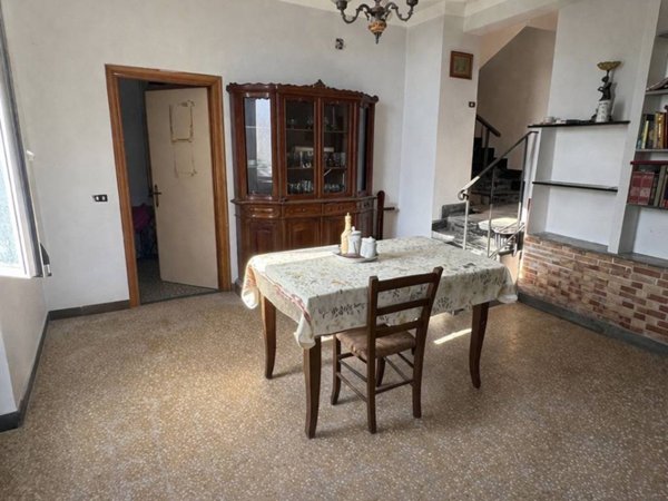 casa indipendente in vendita a Genova in zona Rivarolo