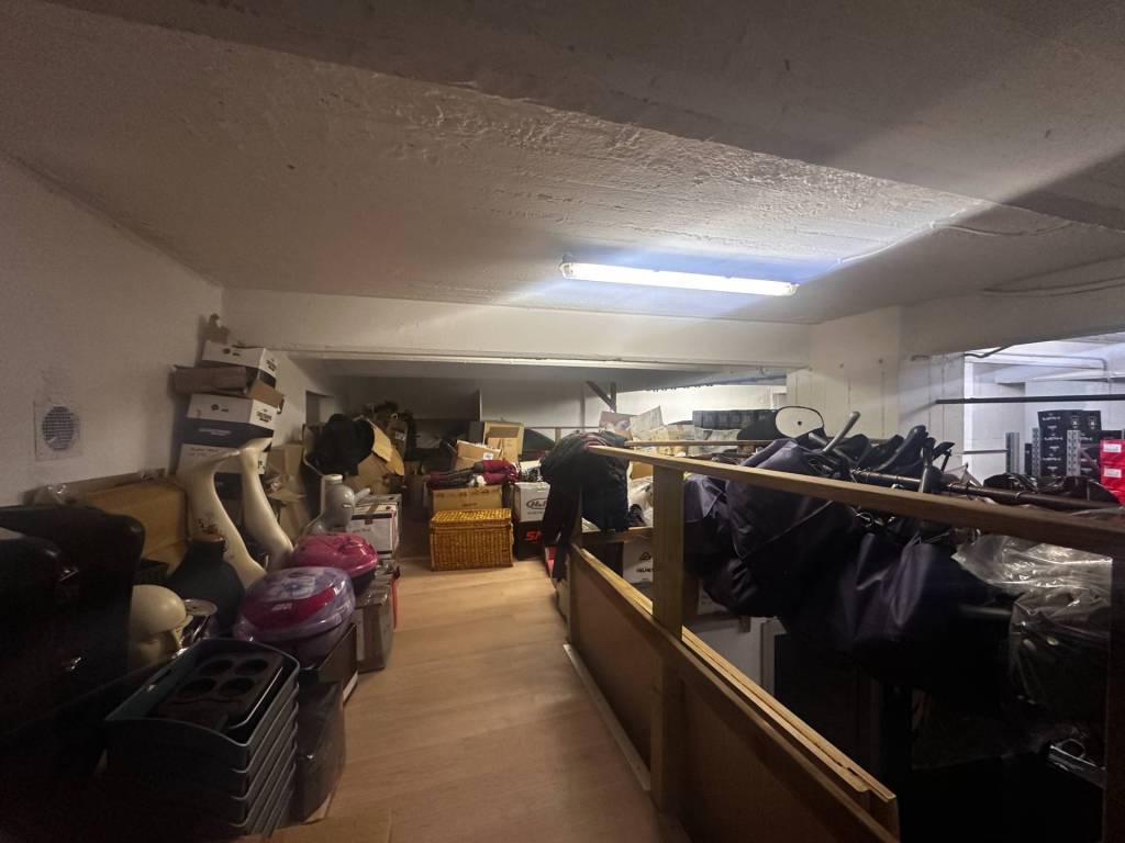 negozio in vendita a Genova in zona Cornigliano